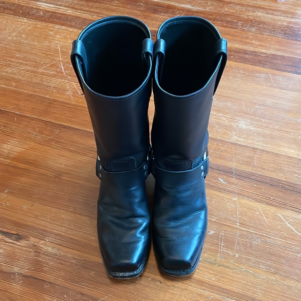 Frye - Picture 5 of 9